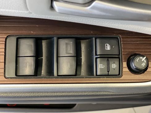 Used 2022 Toyota Sienna XLE image 16