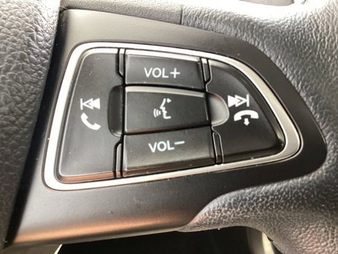 Used 2018 Ford EcoSport SE image 14