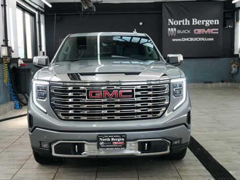 Used 2023 GMC Sierra 1500 Denali w/ Denali Reserve Package AWD/4WD image 2