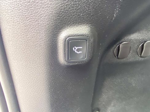 Used 2020 Jeep Cherokee Limited FWD image 7
