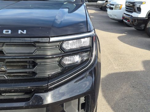 Used 2025 Ford Expedition Max Active AWD/4WD image 10