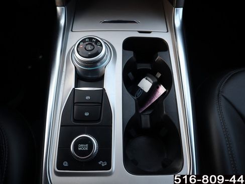 Used 2022 Ford Explorer XLT w/ Equipment Group 202A image 19