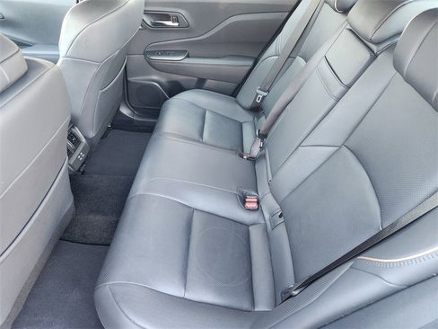 Used 2023 Toyota Crown Limited image 31