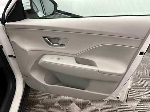 Used 2024 Hyundai Kona Limited image 15