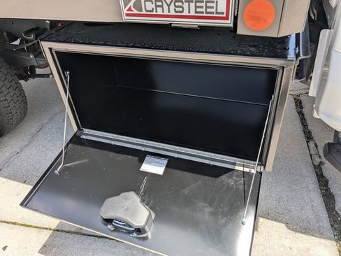 Used 2024 Ford F550 4x4 Regular Cab Super Duty image 13