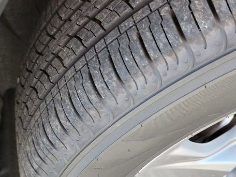 Used 2022 Toyota RAV4 XLE image 14