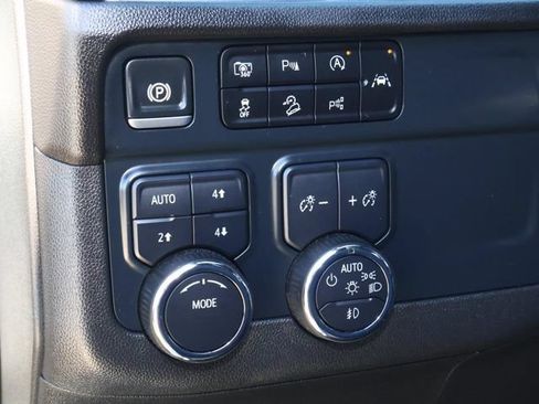 Used 2025 Chevrolet Tahoe Z71 AWD/4WD image 24