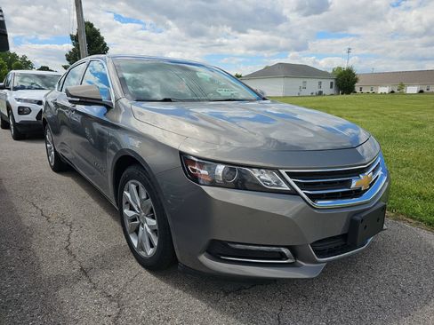 Used 2019 Chevrolet Impala LT w/ Sunroof and Spoiler Package FWD image 4