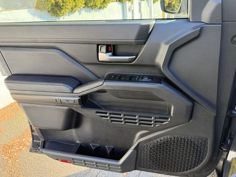 Certified 2024 Toyota Tacoma TRD Off-Road image 21