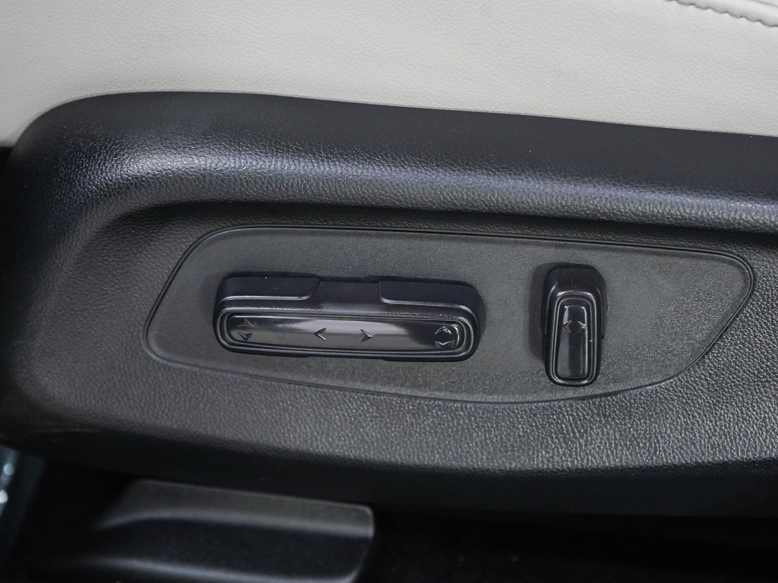 Used 2025 Honda HR-V EX-L image 22