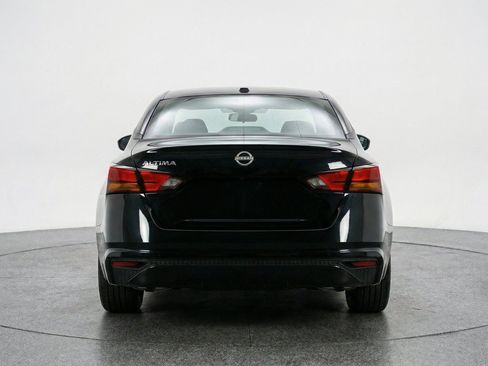 Used 2025 Nissan Altima 2.5 SV FWD image 7