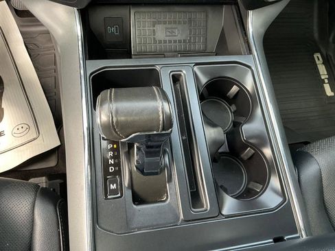 Used 2022 Ford F150 Lariat w/ Equipment Group 502A High image 23