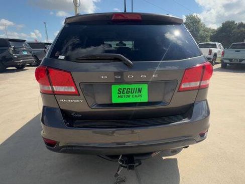 Used 2019 Dodge Journey SE w/ Premium Group FWD image 7