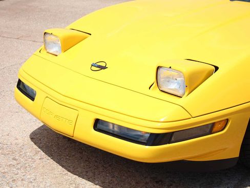 Used 1995 Chevrolet Corvette Coupe RWD image 6