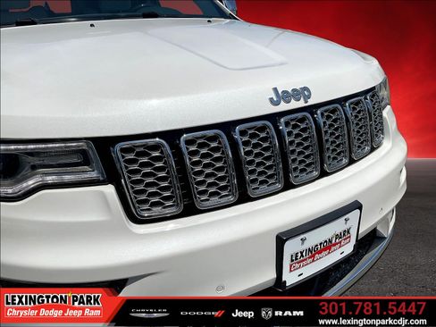 Used 2021 Jeep Grand Cherokee Summit AWD/4WD image 32