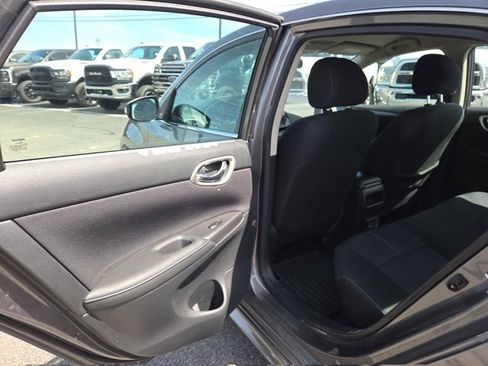 Used 2019 Nissan Sentra SR FWD image 10