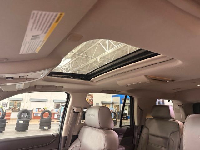 Used 2015 GMC Yukon Denali w/ Premium Package AWD/4WD image 19