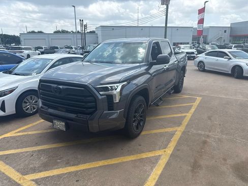 Used 2025 Toyota Tundra SR5 RWD image 2