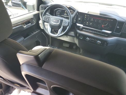 Used 2023 GMC Sierra 1500 Elevation w/ X31 Off-Road Package AWD/4WD image 12