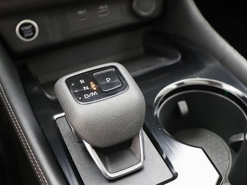 Used 2023 Nissan Rogue SL w/ SL Premium Package image 25