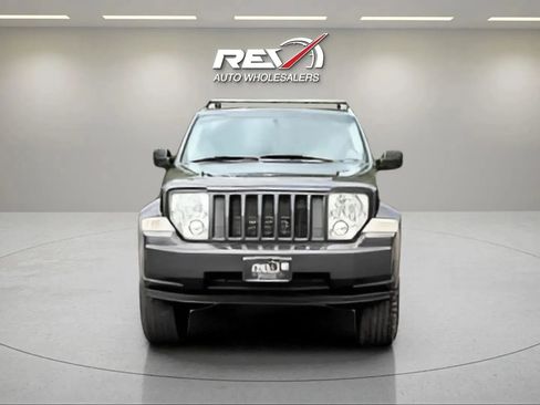 Used 2010 Jeep Liberty Sport image 37