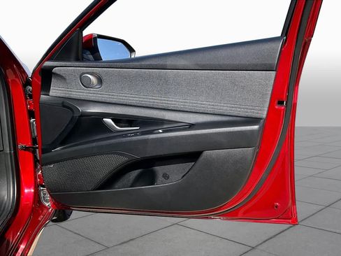 Used 2023 Hyundai Elantra Limited FWD image 22