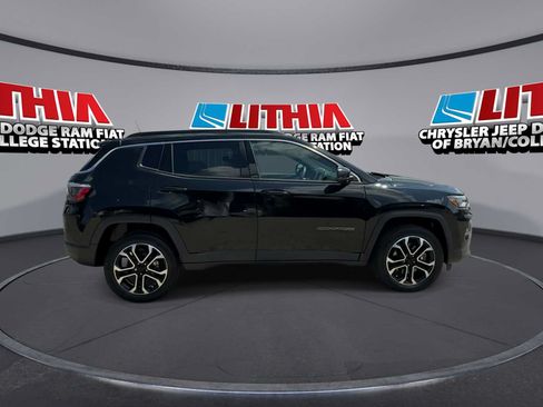 Used 2023 Jeep Compass Limited AWD/4WD image 9