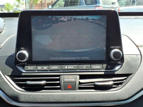 Used 2020 Nissan Altima 2.5 SR w/ Premium Package FWD image 12