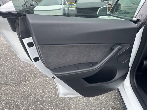 Used 2022 Tesla Model Y Performance image 30