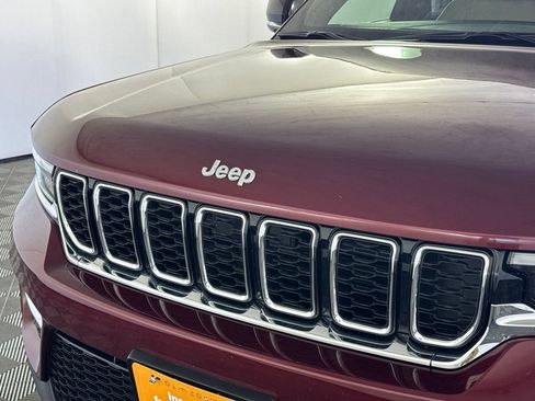 Certified 2025 Jeep Grand Cherokee Limited w/ Trailer Tow Package AWD/4WD image 41