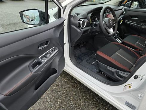 New 2025 Nissan Versa SR image 17