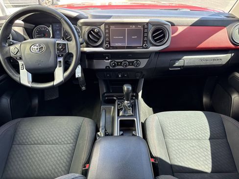 Used 2020 Toyota Tacoma SR5 image 11