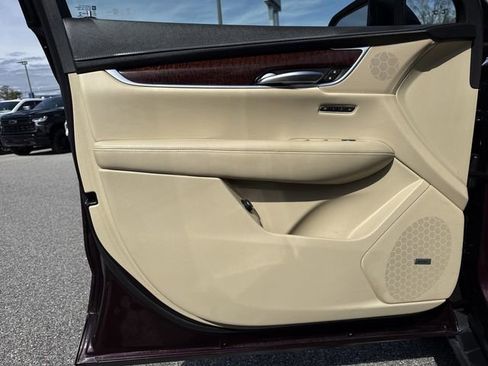 Used 2017 Cadillac XT5 Premium Luxury image 38