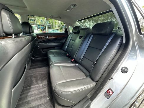 Used 2014 Hyundai Equus Signature RWD image 23