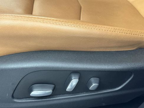 Used 2021 Cadillac XT5 Premium Luxury image 12