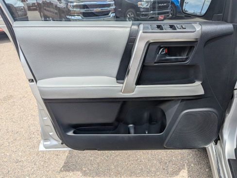 Used 2010 Toyota 4Runner SR5 AWD/4WD image 9