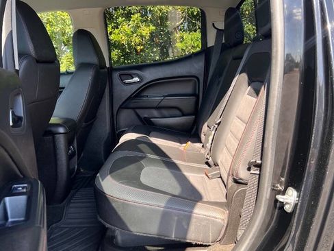 Used 2016 GMC Canyon SLE w/ All Terrain Package AWD/4WD image 15