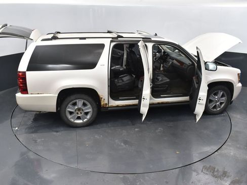 Used 2010 Chevrolet Suburban LTZ image 56
