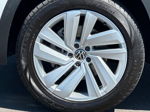 Used 2022 Volkswagen Atlas Cross Sport SE AWD/4WD image 31