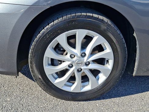 Used 2018 Nissan Sentra SV image 11
