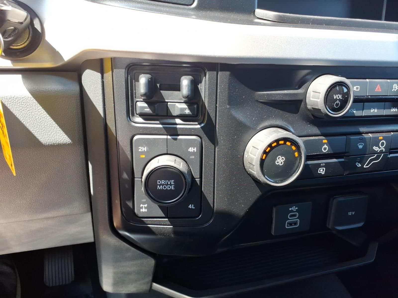 New 2026 Ford F250 XL w/ STX Appearance Package AWD/4WD image 23
