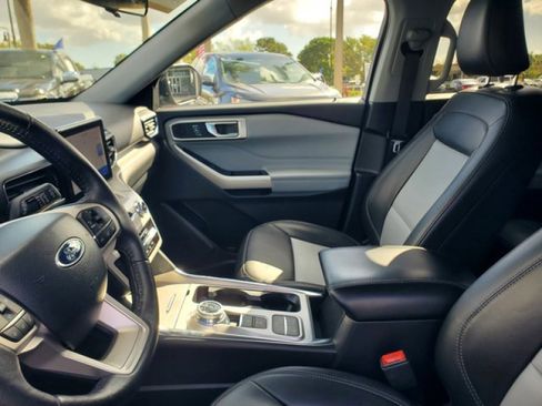 Used 2023 Ford Explorer XLT w/ Equipment Group 202A image 10