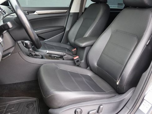 Used 2016 Volkswagen Passat 1.8T SE image 23