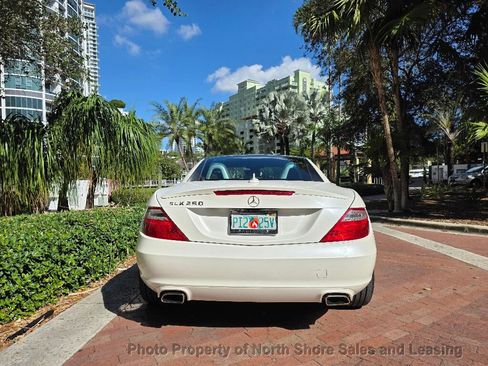 Used 2014 Mercedes-Benz SLK 250 image 13