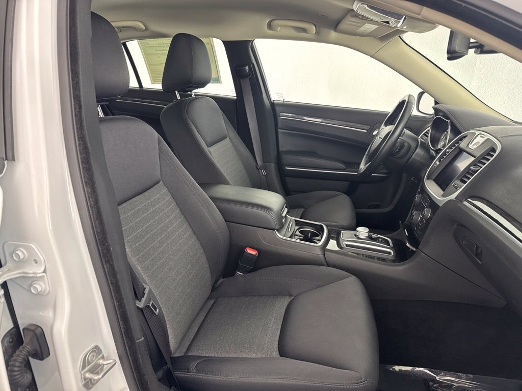 Used 2022 Chrysler 300 Touring w/ Sport Appearance Package RWD image 22