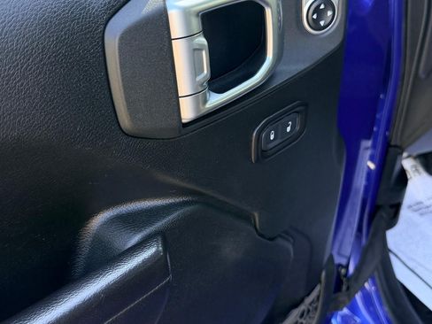 Used 2020 Jeep Wrangler Sport AWD/4WD image 11