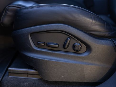 Certified 2023 Porsche Cayenne GTS AWD/4WD image 42