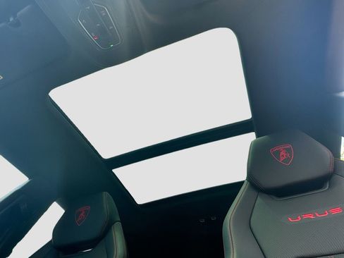 Used 2024 Lamborghini Urus Performante image 23