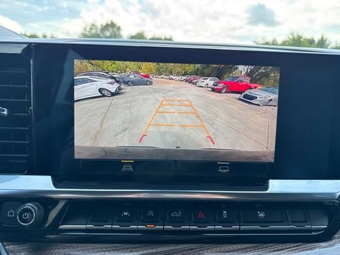Used 2023 Chevrolet Silverado 1500 LT w/ Protection Package AWD/4WD image 20