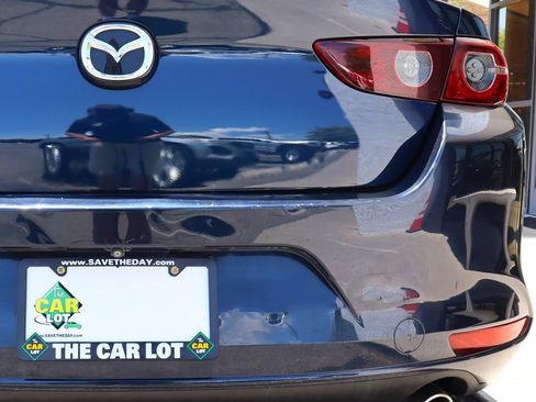 Used 2019 MAZDA MAZDA3 Sedan FWD image 20